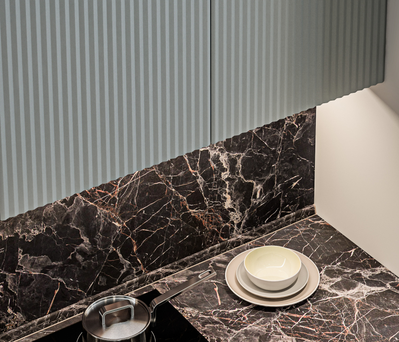 Кухонные гарнитуры, Кухонный гарнитур угловой Регина Белый / МДФ Анна Белый глянец/МДФ Джаз Светло-серый 2,7 м*3 м