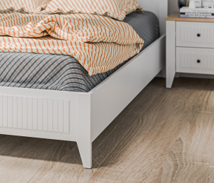 Спальня Монтана с комодом Белый Альпийский,Дуб Гамильтон/МДФ Дуб Белый